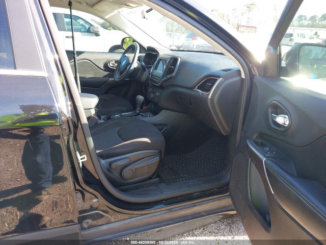 Продажа на аукционе авто 2019 Jeep Cherokee Latitude Fwd, vin: 1C4PJLCX8KD313282, номер лота: 46209360