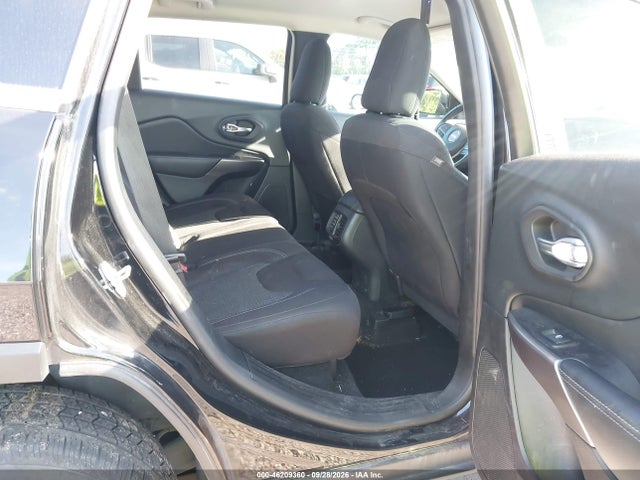 Продажа на аукционе авто 2019 Jeep Cherokee Latitude Fwd, vin: 1C4PJLCX8KD313282, номер лота: 46209360