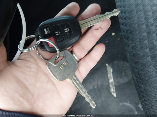 2014 Toyota Camry Se მანქანა იყიდება აუქციონზე, vin: 4T1BF1FK5EU747448, აუქციონის ნომერი: 46209388