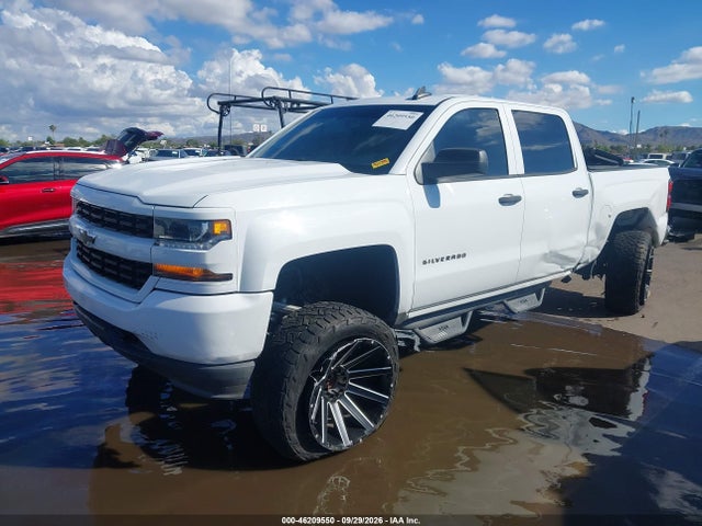 Chevrolet Silverado 1500 Custom 2018 3GCPCPEC4JG579959 Image 2
