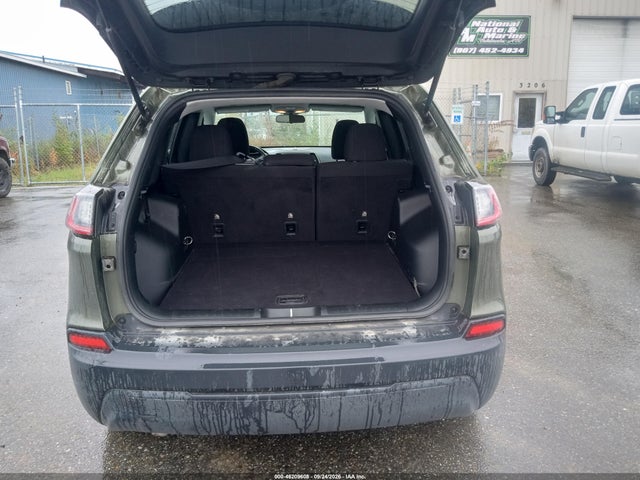 46209608 :رقم المزاد ، 1C4PJMCBXKD250406 vin ، 2019 Jeep Cherokee Latitude 4x4 مزاد بيع