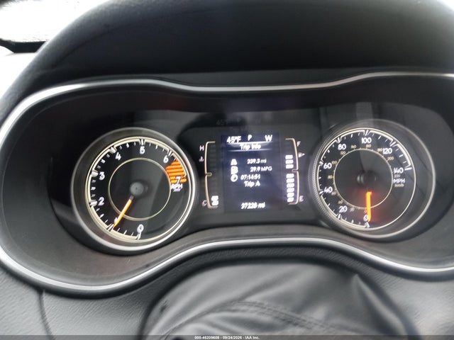 46209608 :رقم المزاد ، 1C4PJMCBXKD250406 vin ، 2019 Jeep Cherokee Latitude 4x4 مزاد بيع
