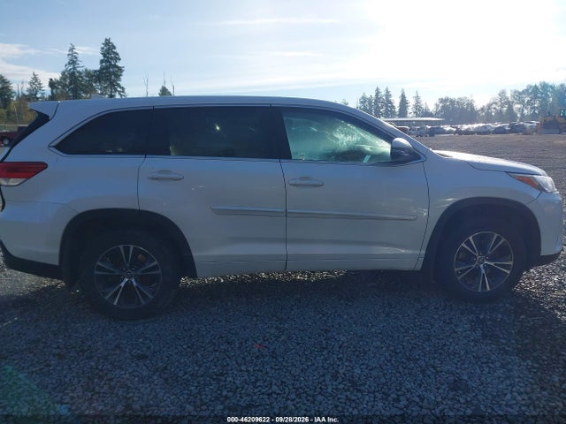 Toyota Highlander Le 2018 5TDBZRFH7JS891757 Image 13