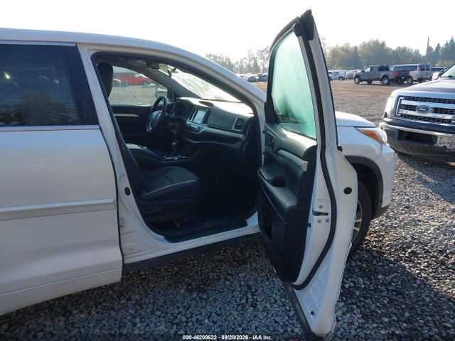 Toyota Highlander Le 2018 5TDBZRFH7JS891757 Image 5