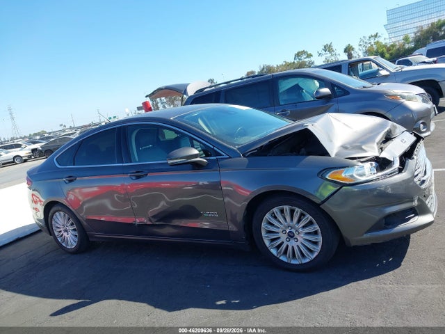 2016 Ford Fusion Energi Se Luxury მანქანა იყიდება აუქციონზე, vin: 3FA6P0PU4GR229683, აუქციონის ნომერი: 46209636