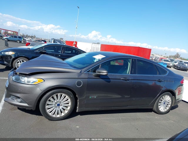 2016 Ford Fusion Energi Se Luxury მანქანა იყიდება აუქციონზე, vin: 3FA6P0PU4GR229683, აუქციონის ნომერი: 46209636