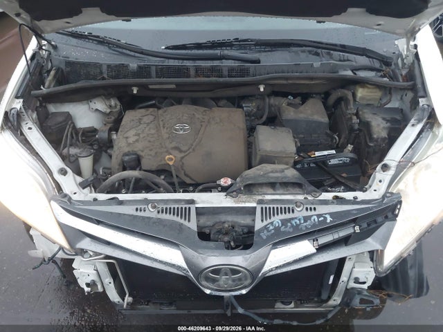 5TDYZ3DC6JS912130 Toyota Sienna Xle 8 Passenger