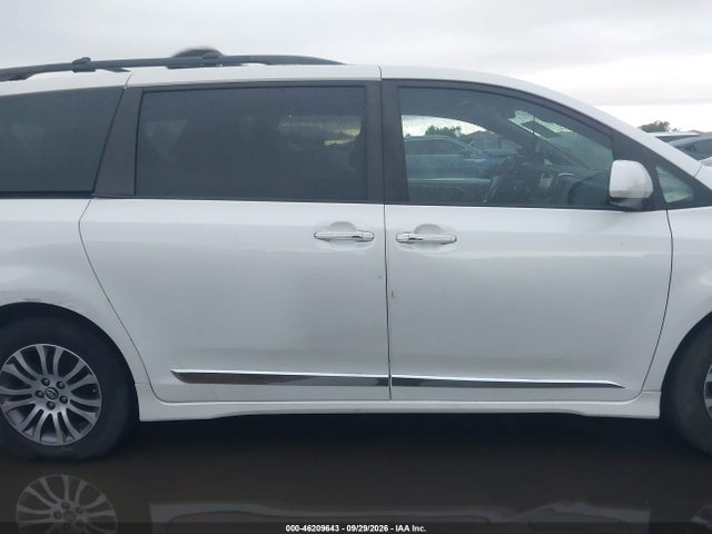 5TDYZ3DC6JS912130 Toyota Sienna Xle 8 Passenger