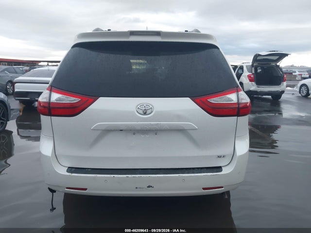 5TDYZ3DC6JS912130 Toyota Sienna Xle 8 Passenger