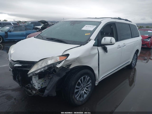 5TDYZ3DC6JS912130 Toyota Sienna Xle 8 Passenger