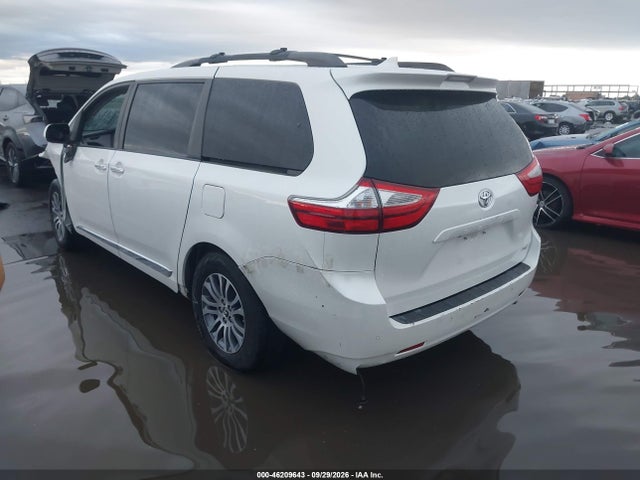 5TDYZ3DC6JS912130 Toyota Sienna Xle 8 Passenger
