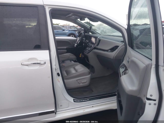 5TDYZ3DC6JS912130 Toyota Sienna Xle 8 Passenger
