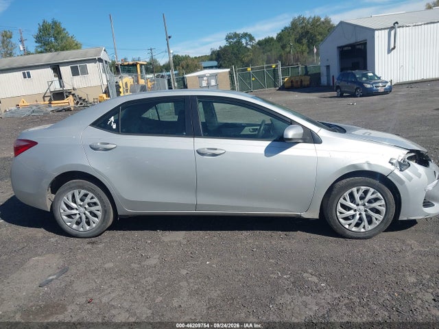 46209754 :رقم المزاد ، 5YFBURHE4JP809428 vin ، 2018 Toyota Corolla Le مزاد بيع