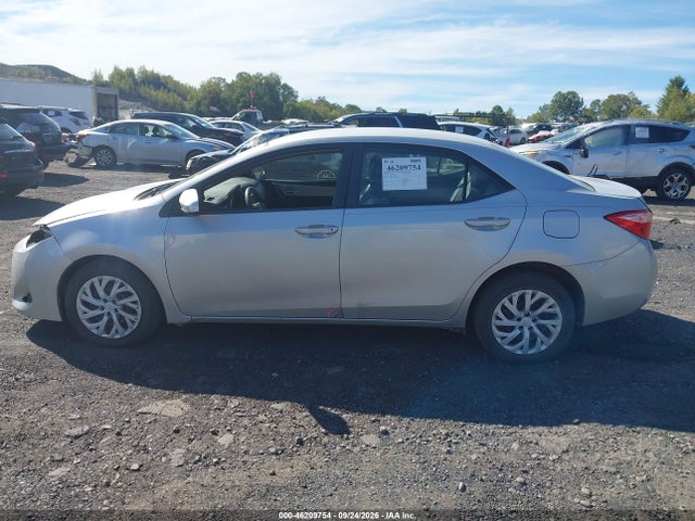 46209754 :رقم المزاد ، 5YFBURHE4JP809428 vin ، 2018 Toyota Corolla Le مزاد بيع