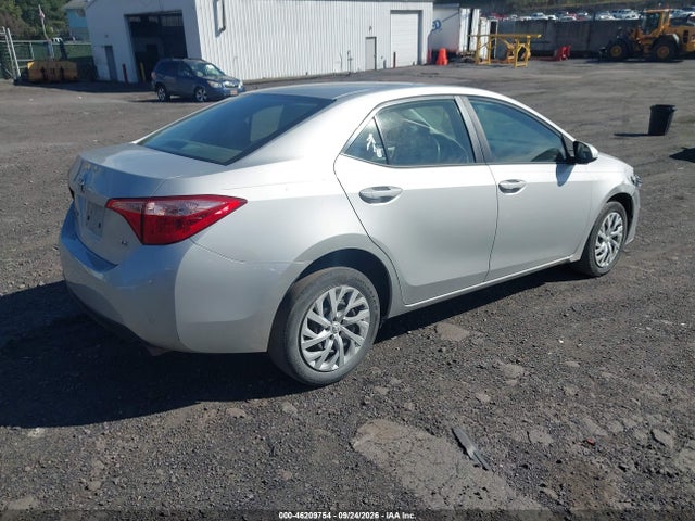 46209754 :رقم المزاد ، 5YFBURHE4JP809428 vin ، 2018 Toyota Corolla Le مزاد بيع