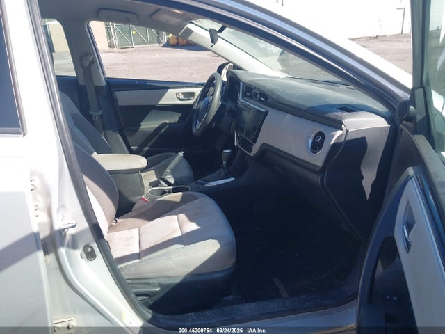46209754 :رقم المزاد ، 5YFBURHE4JP809428 vin ، 2018 Toyota Corolla Le مزاد بيع