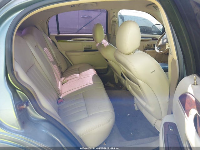 2004 Lincoln Town Car Signature მანქანა იყიდება აუქციონზე, vin: 1LNHM81W84Y629131, აუქციონის ნომერი: 46209761