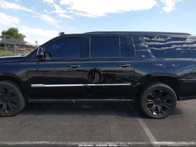 Продаж на аукціоні авто 2017 Cadillac Escalade Esv Premium Luxury, vin: 1GYS3JKJ3HR265492, номер лоту: 46209943