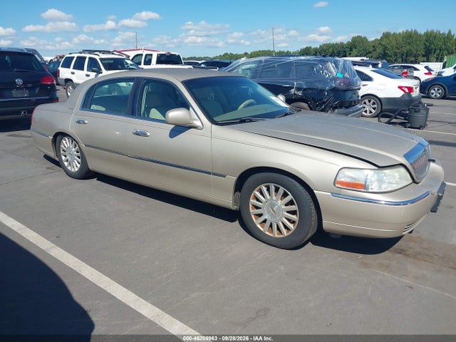 Aukcja sprzedaży 2004 Lincoln Town Car Signature, vin: 1LNHM81W84Y672240, numer aukcji: 46209963