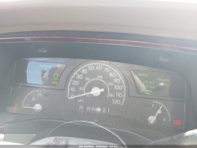 Продажа на аукционе авто 2004 Lincoln Town Car Signature, vin: 1LNHM81W84Y672240, номер лота: 46209963