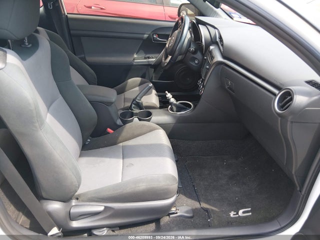 46209993 :رقم المزاد ، JTKJF5C73E3068283 vin ، 2014 Scion Tc مزاد بيع