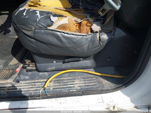 46210138 :رقم المزاد ، 1GCGC24U01Z132218 vin ، 2001 Chevrolet Silverado 2500 مزاد بيع