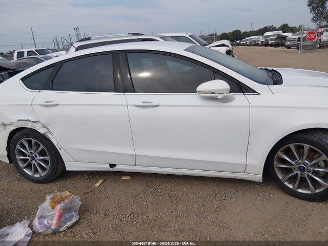 46210146 :رقم المزاد ، 3FA6P0H71HR370351 vin ، 2017 Ford Fusion Se مزاد بيع