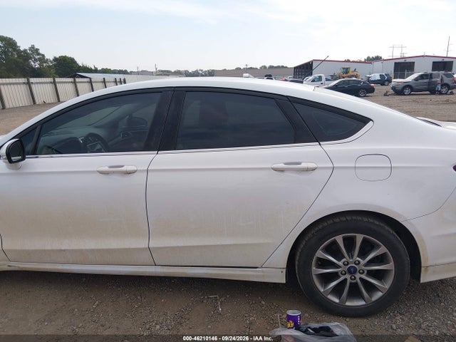 46210146 :رقم المزاد ، 3FA6P0H71HR370351 vin ، 2017 Ford Fusion Se مزاد بيع