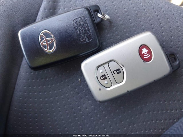 Продажа на аукционе авто 2011 Toyota Prius Three, vin: JTDKN3DU2B1402902, номер лота: 46210192