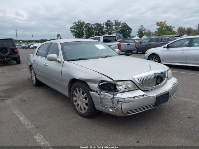 46210536 :رقم المزاد ، 2LNBL8CV8BX753135 vin ، 2011 Lincoln Town Car Signature Limited مزاد بيع