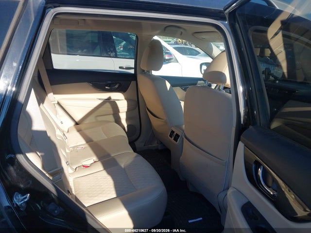 46210627 :رقم المزاد ، JN8AT2MV7HW277786 vin ، 2017 Nissan Rogue Sv مزاد بيع