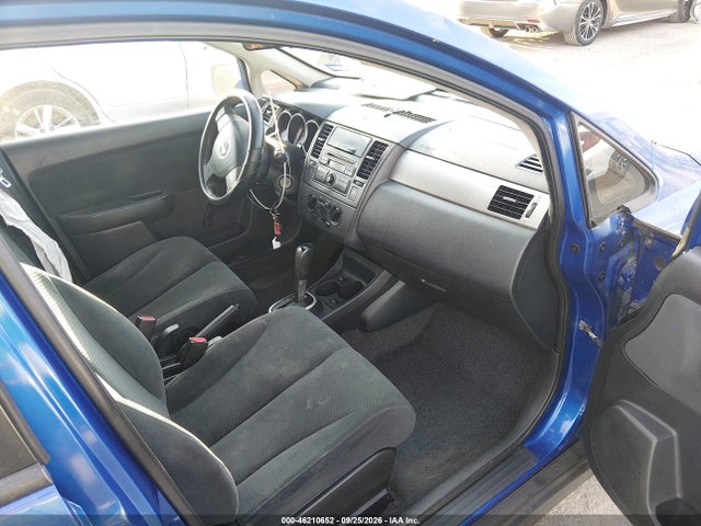 46210652 :رقم المزاد ، 3N1BC1CP6AL466327 vin ، 2010 Nissan Versa 1.8s مزاد بيع