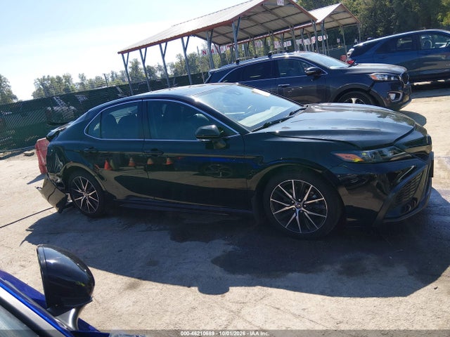 46210689 :رقم المزاد ، 4T1S11AKXNU658481 vin ، 2022 Toyota Camry Se مزاد بيع