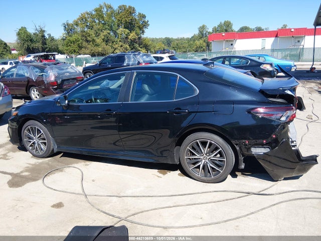 46210689 :رقم المزاد ، 4T1S11AKXNU658481 vin ، 2022 Toyota Camry Se مزاد بيع