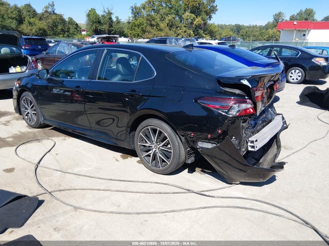 46210689 :رقم المزاد ، 4T1S11AKXNU658481 vin ، 2022 Toyota Camry Se مزاد بيع