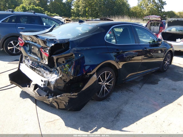 46210689 :رقم المزاد ، 4T1S11AKXNU658481 vin ، 2022 Toyota Camry Se مزاد بيع