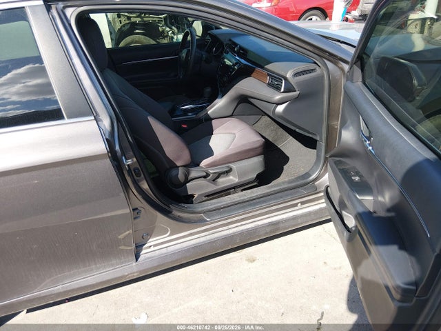 2019 Toyota Camry Hybrid Le მანქანა იყიდება აუქციონზე, vin: 4T1B31HK0KU515096, აუქციონის ნომერი: 46210742
