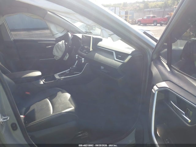 Продаж на аукціоні авто 2020 Toyota Rav4 Xle Premium, vin: 2T3A1RFV1LW112136, номер лоту: 46210862