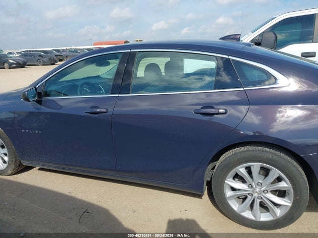 1G1ZD5ST2SF137241 Chevrolet Malibu Fwd 1lt