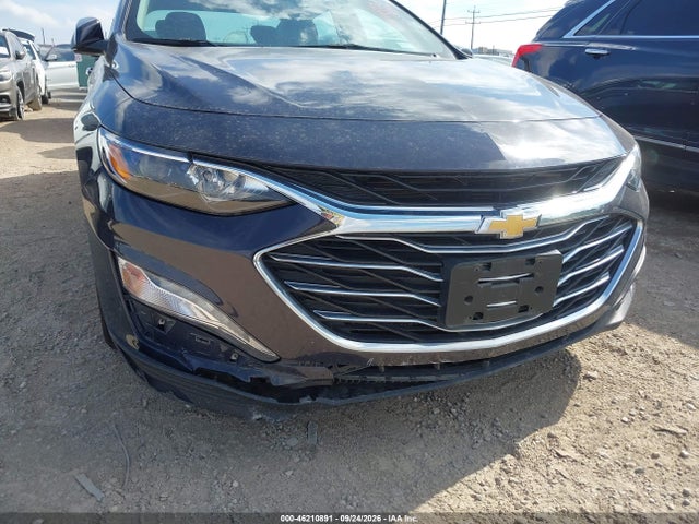 1G1ZD5ST2SF137241 Chevrolet Malibu Fwd 1lt