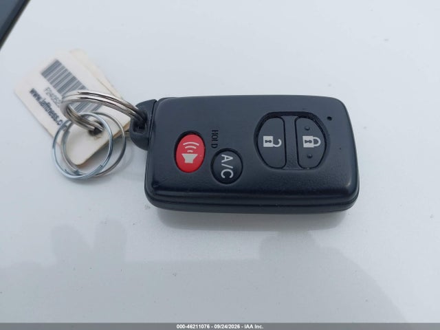 Toyota Prius Three 2014 JTDKN3DU8E1755553 Image 11
