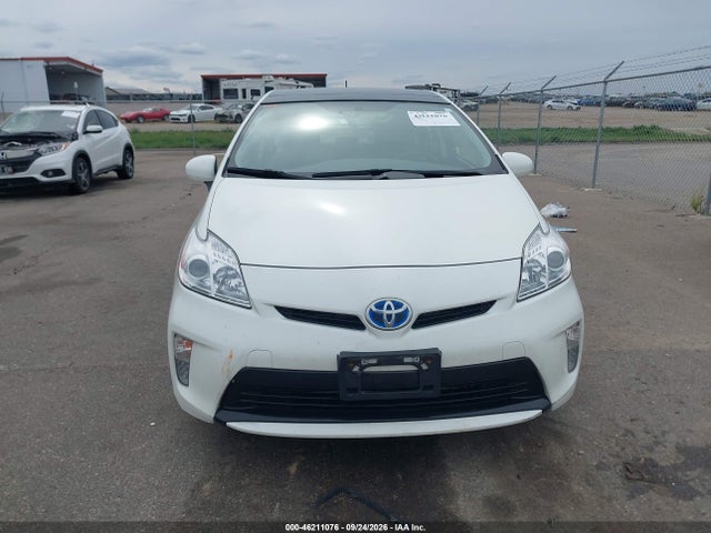 Toyota Prius Three 2014 JTDKN3DU8E1755553 Image 13