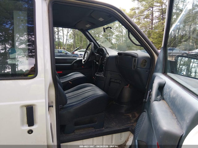 2000 Chevrolet Astro მანქანა იყიდება აუქციონზე, vin: 1GCDM19W4YB172275, აუქციონის ნომერი: 46211087