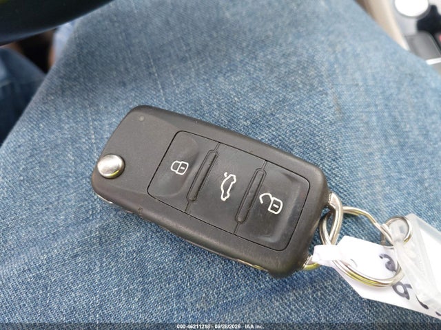 2016 Volkswagen Passat 1.8t Se მანქანა იყიდება აუქციონზე, vin: 1VWBS7A31GC059438, აუქციონის ნომერი: 46211218