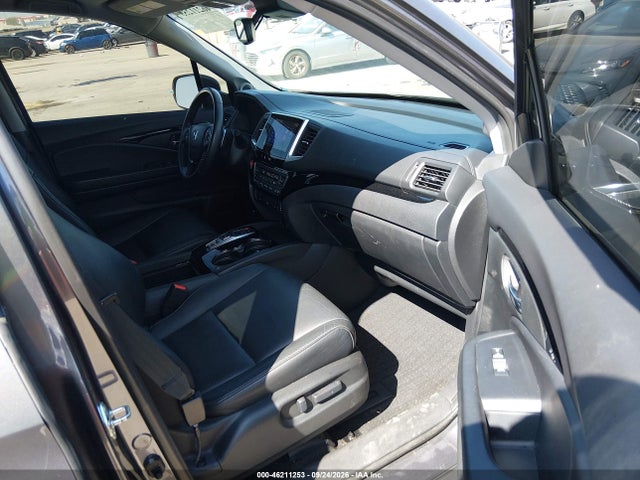 Продаж на аукціоні авто 2018 Honda Pilot Touring, vin: 5FNYF5H92JB004197, номер лоту: 46211253