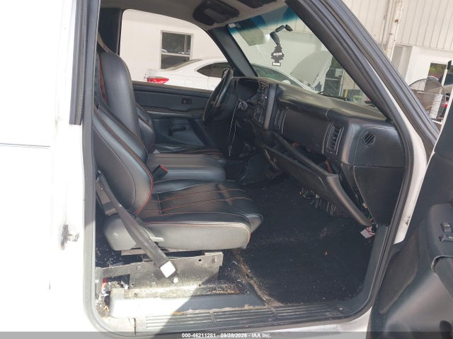 46211281 :رقم المزاد ، 1GCEC14T0YE338178 vin ، 2000 Chevrolet Silverado 1500 مزاد بيع