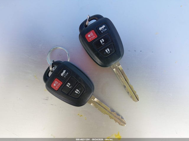 46211291 :رقم المزاد ، 5YFBURHE5JP760725 vin ، 2018 Toyota Corolla Le مزاد بيع