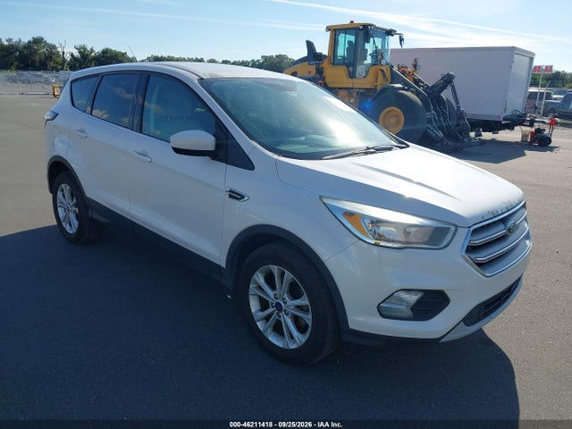 46211418 :رقم المزاد ، 1FMCU0GD1HUE13118 vin ، 2017 Ford Escape Se مزاد بيع