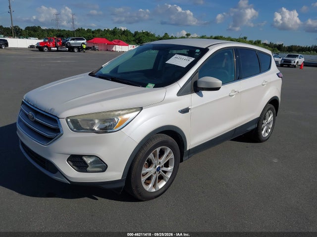46211418 :رقم المزاد ، 1FMCU0GD1HUE13118 vin ، 2017 Ford Escape Se مزاد بيع