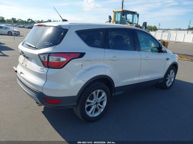 46211418 :رقم المزاد ، 1FMCU0GD1HUE13118 vin ، 2017 Ford Escape Se مزاد بيع